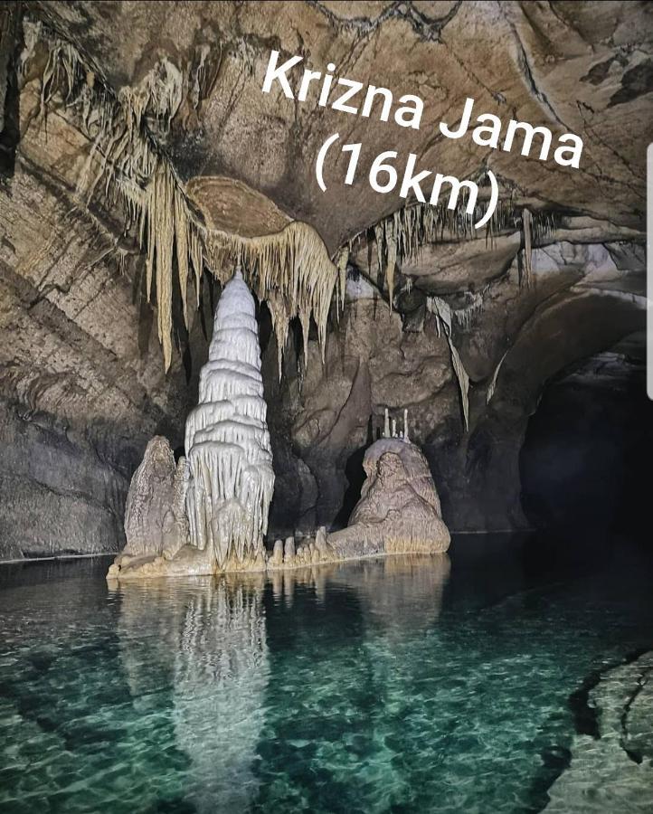 Planinski Dom Na Travni Gori Sodrazica Extérieur photo